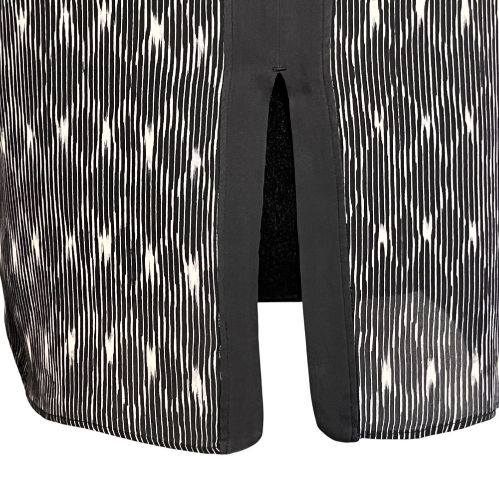 Brochu Walker Ikat Printed Split Back Silk Blouse Black/White — Medium - Picture 6 of 10